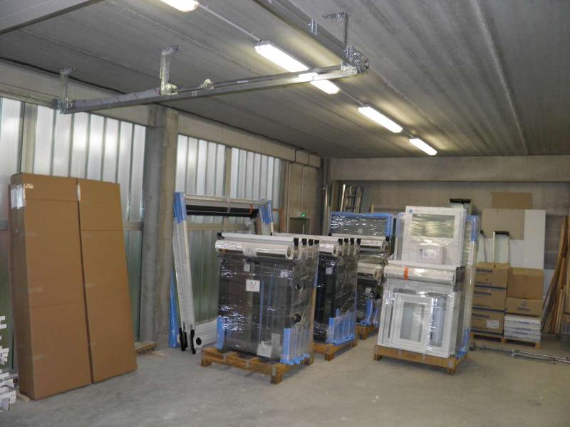 Préparation de menuiserie PVC et Aluminium à notre atelier à Amiens