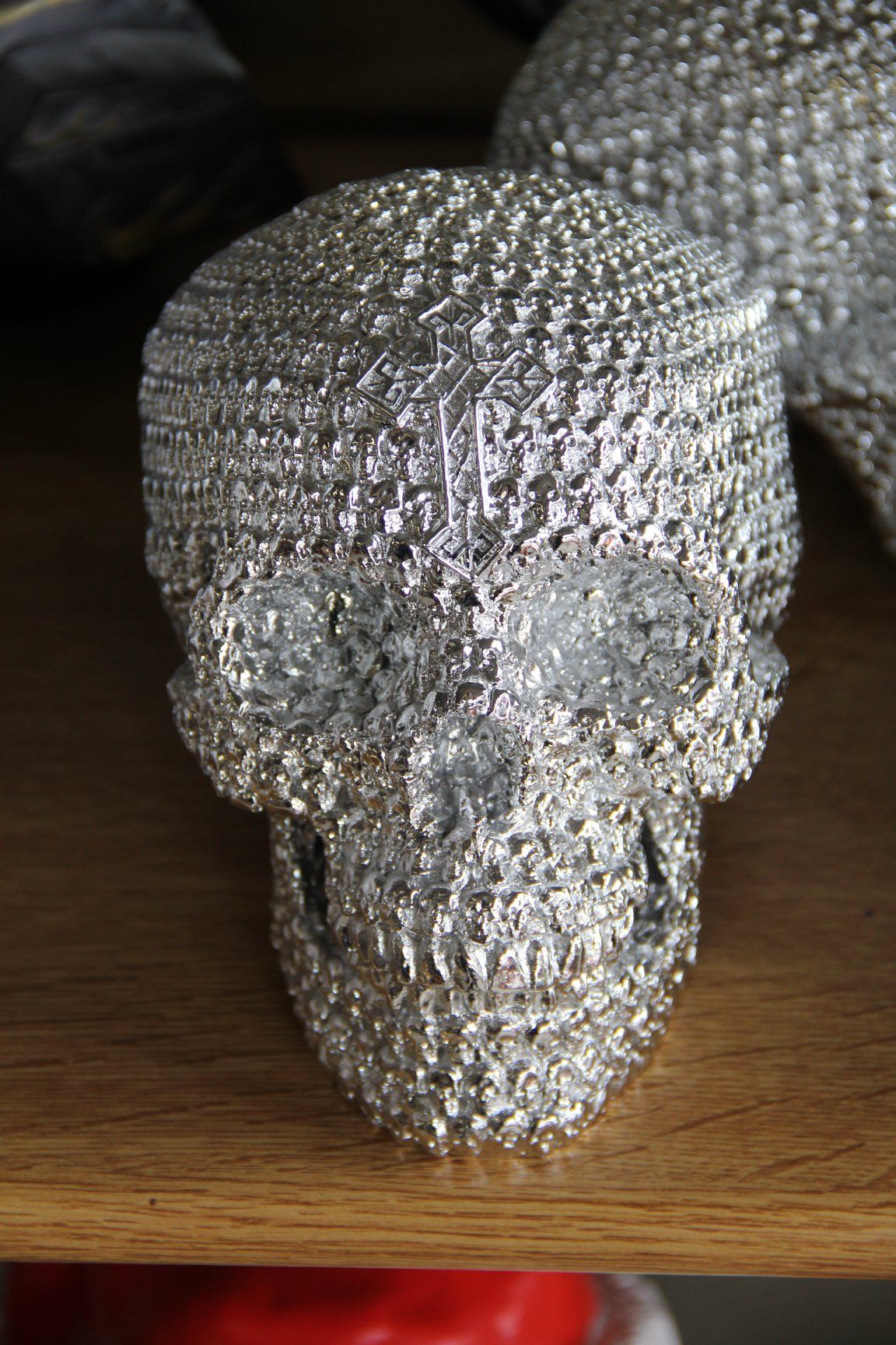 Beeld schedel van diamanten