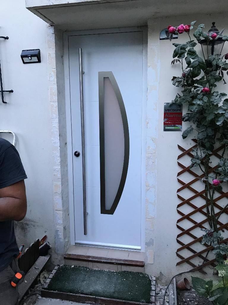 Pose de porte d'entrée semi vitrée