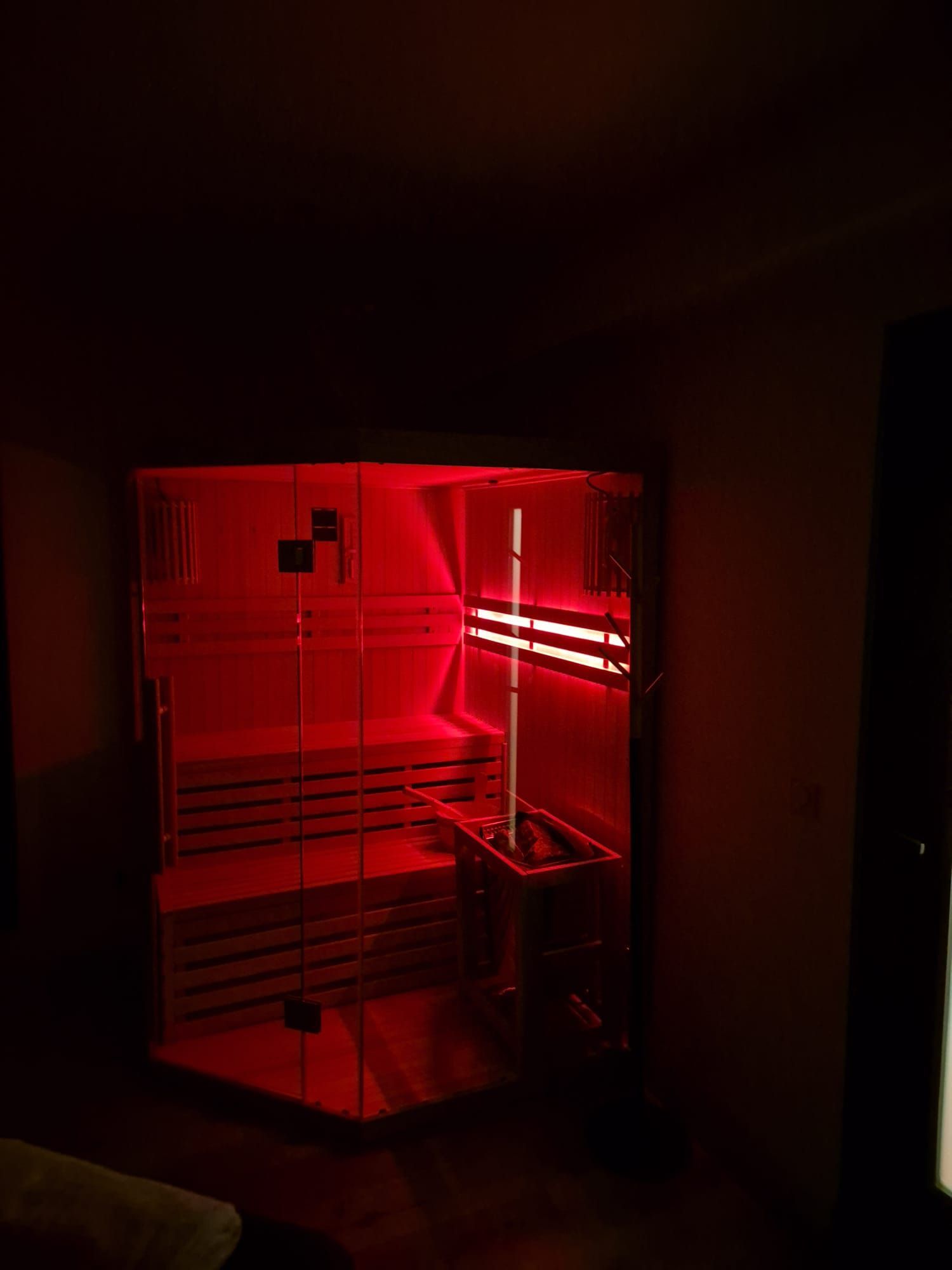 Sauna finlandais de l’espace Shiny Relax à Limoux