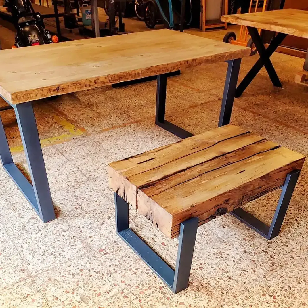 mesa y banco de madera