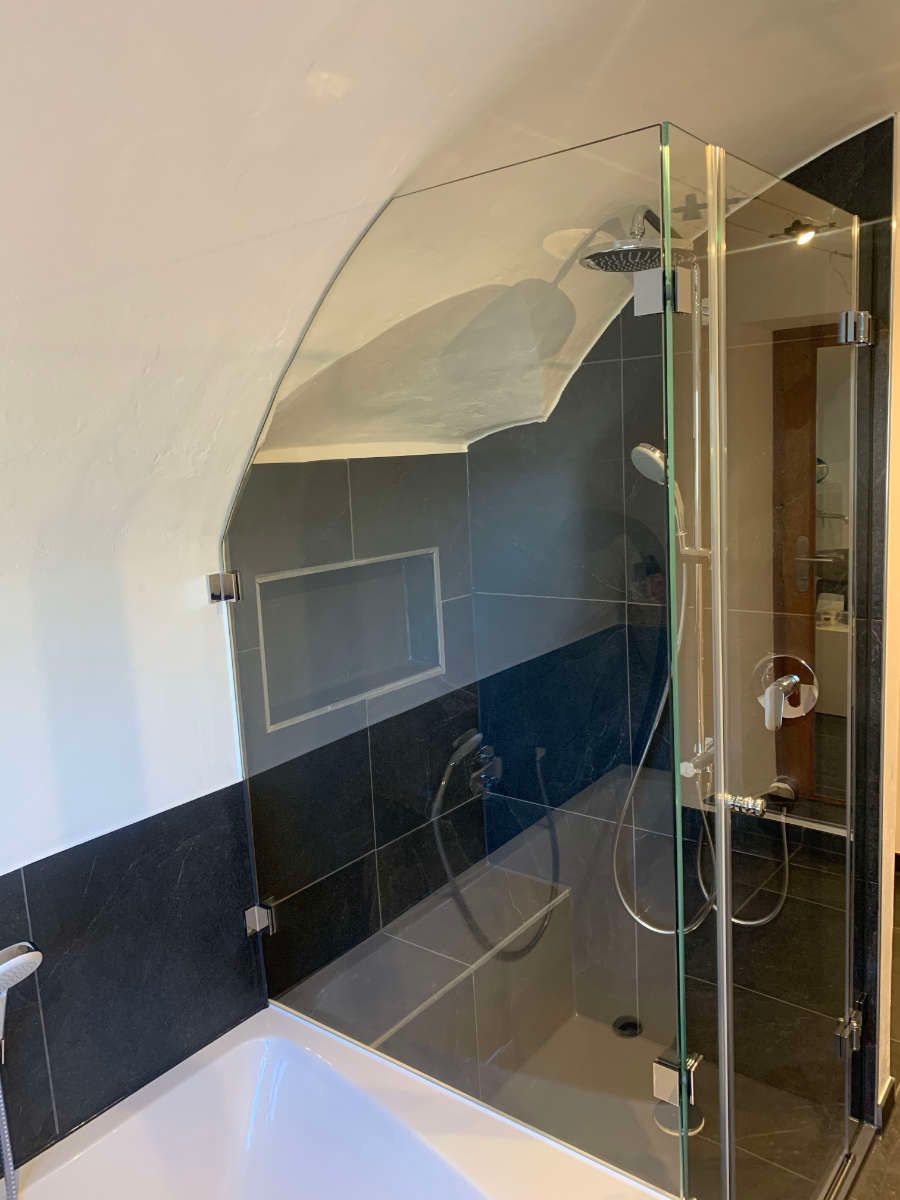 Duschkabine Schräge