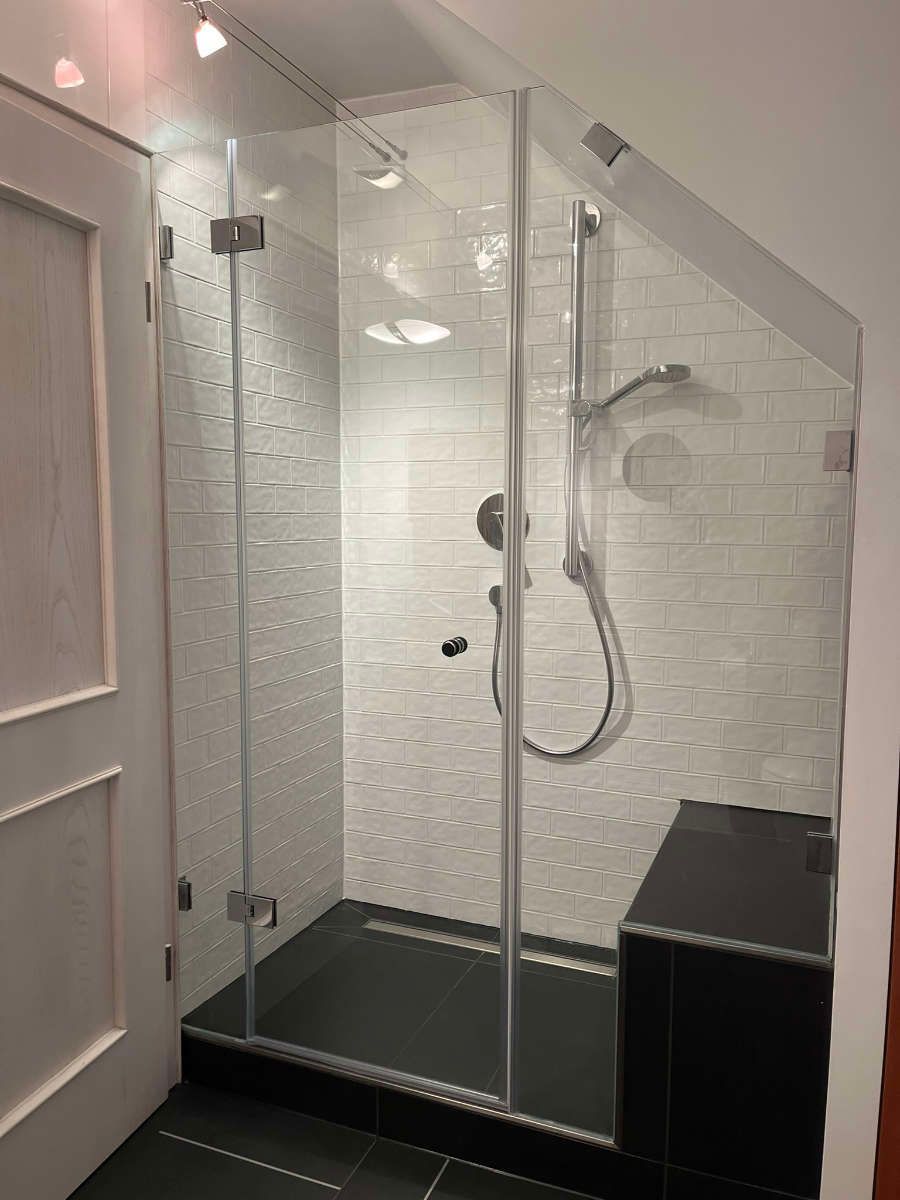 Duschkabine Schräge