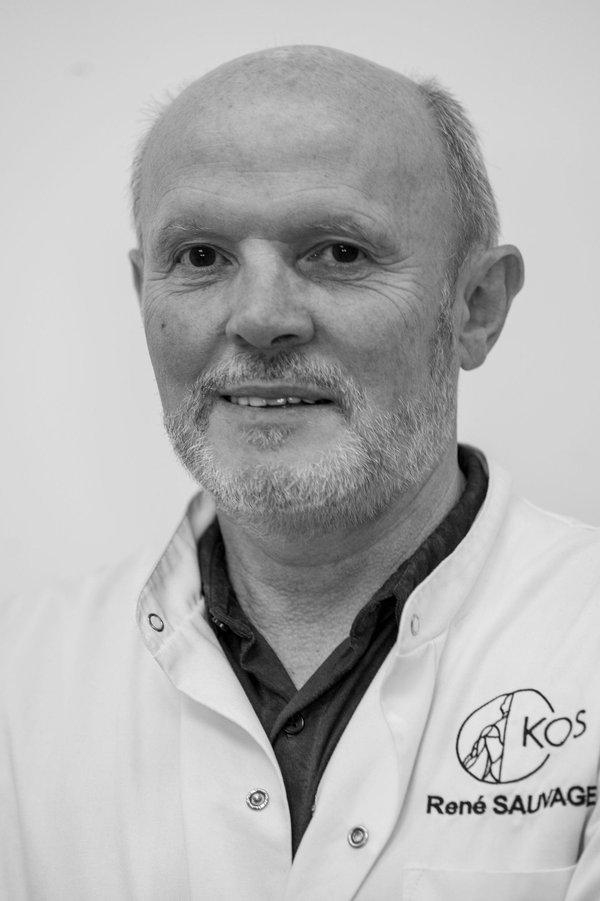Portrait noir et blanc de René sauvage, ostéopathe général