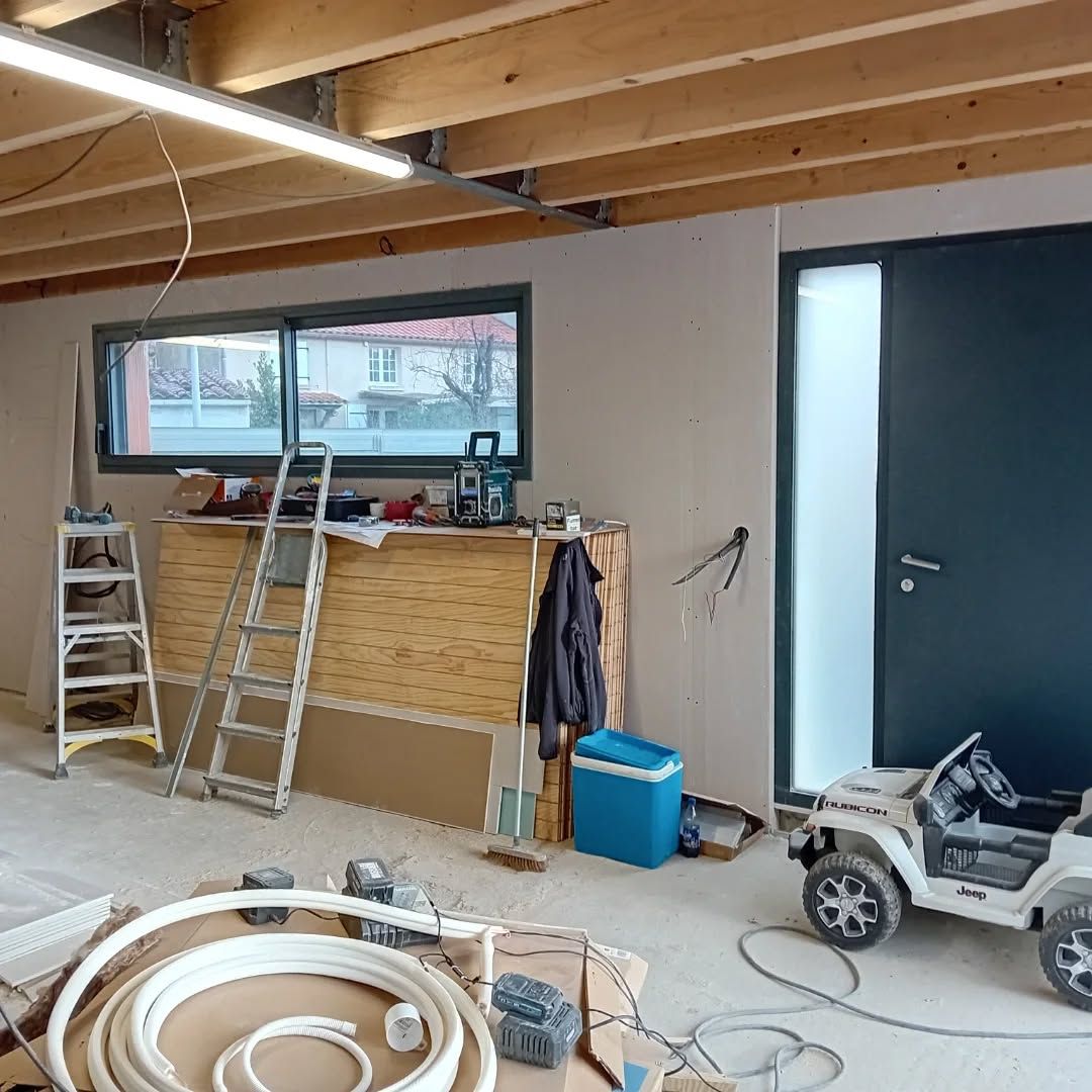 Entrée de maison en cours de chantier