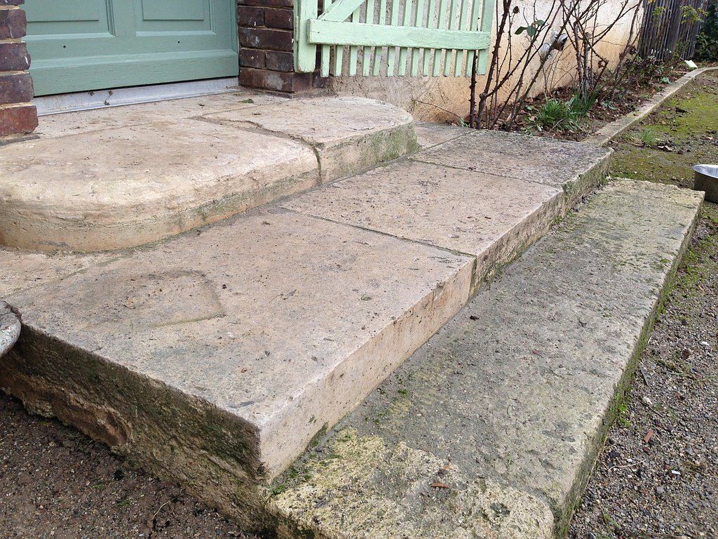 Pas de d'entrée en pierre