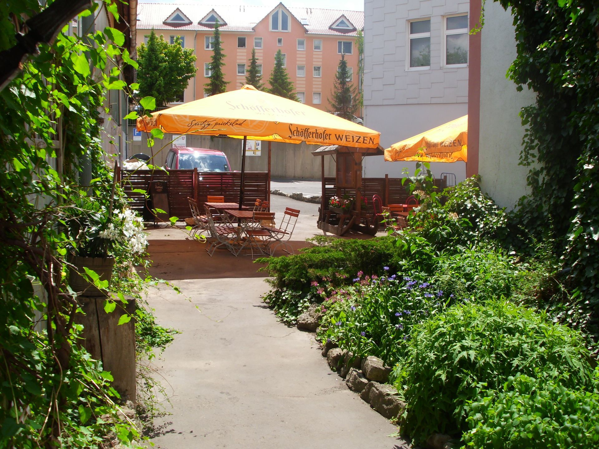 Hotel Deutsches Haus, Platzhalter