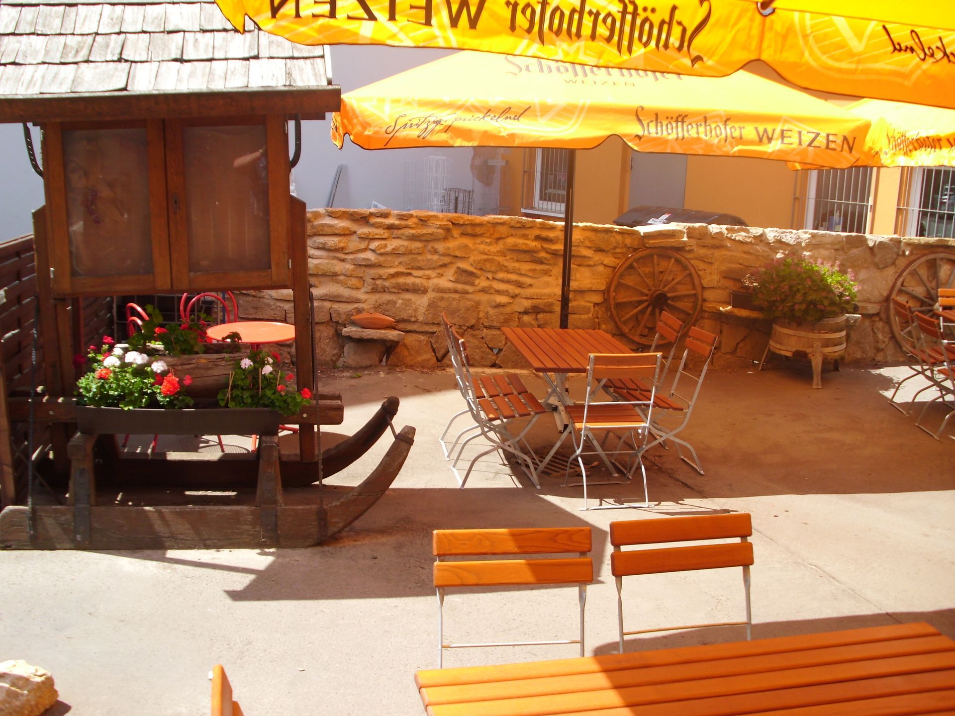 Hotel Deutsches Haus, Platzhalter