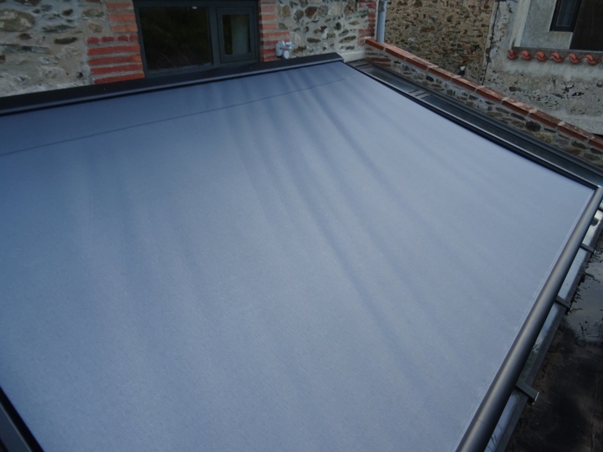 Stores de Toits 66 Alu Canet en Roussillon