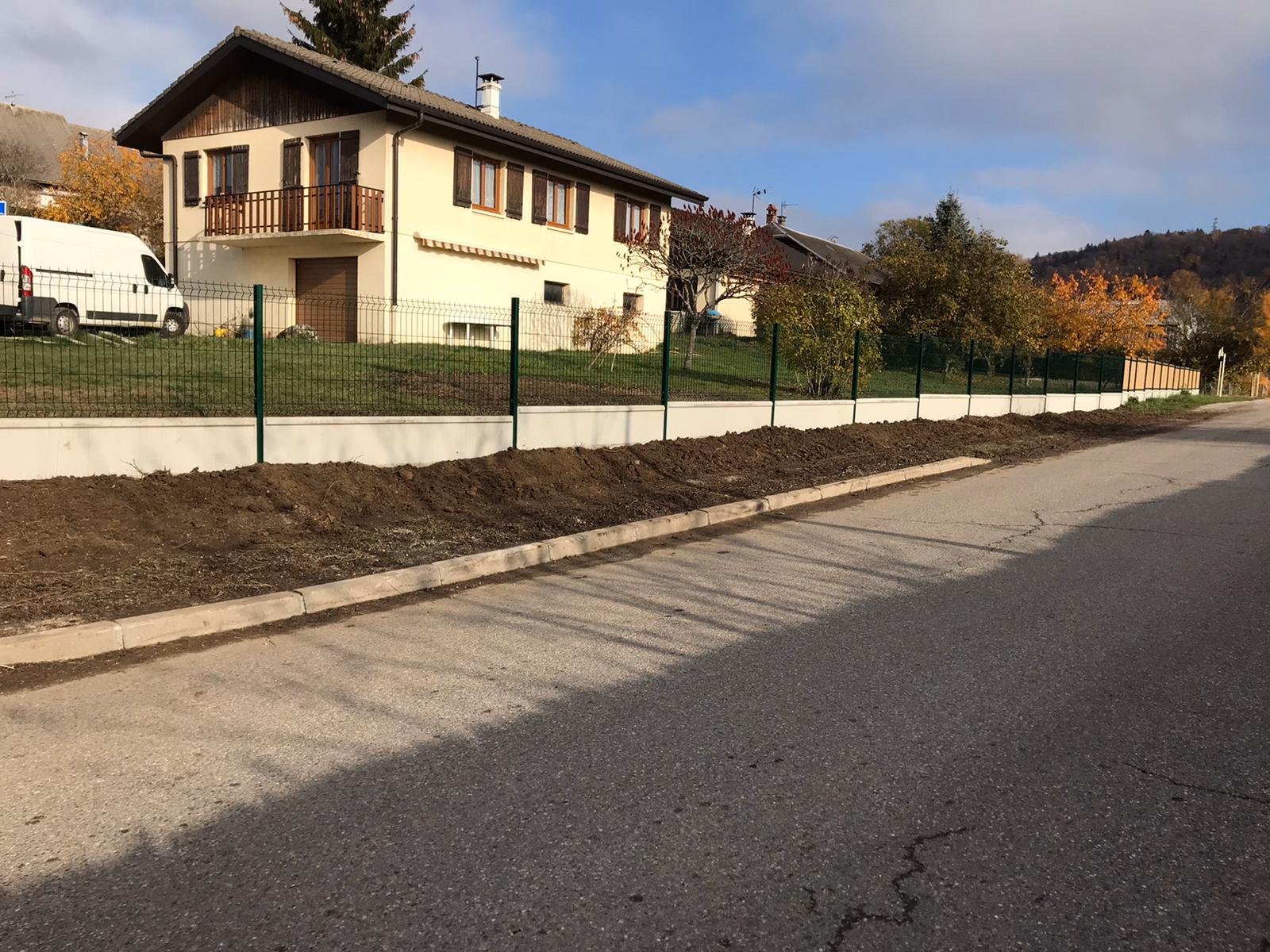 Pose d'une cloture verte