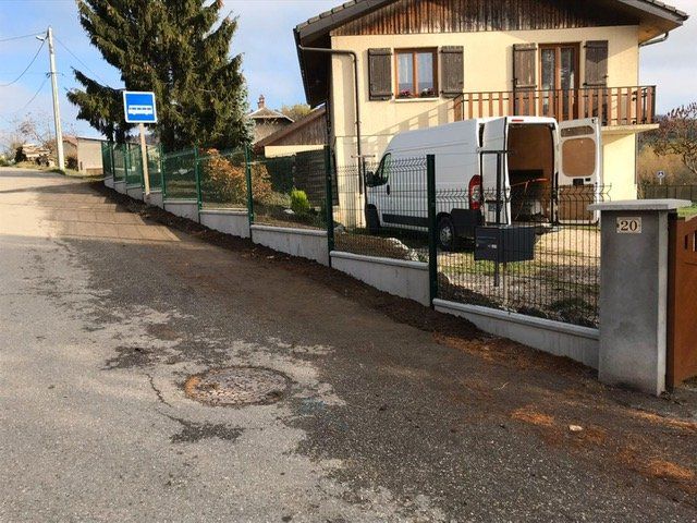 Cloture vert en escalier