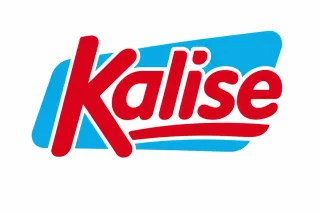 Logotipo de Kalise en letras rojas sobre un fondo azul con forma de curva.