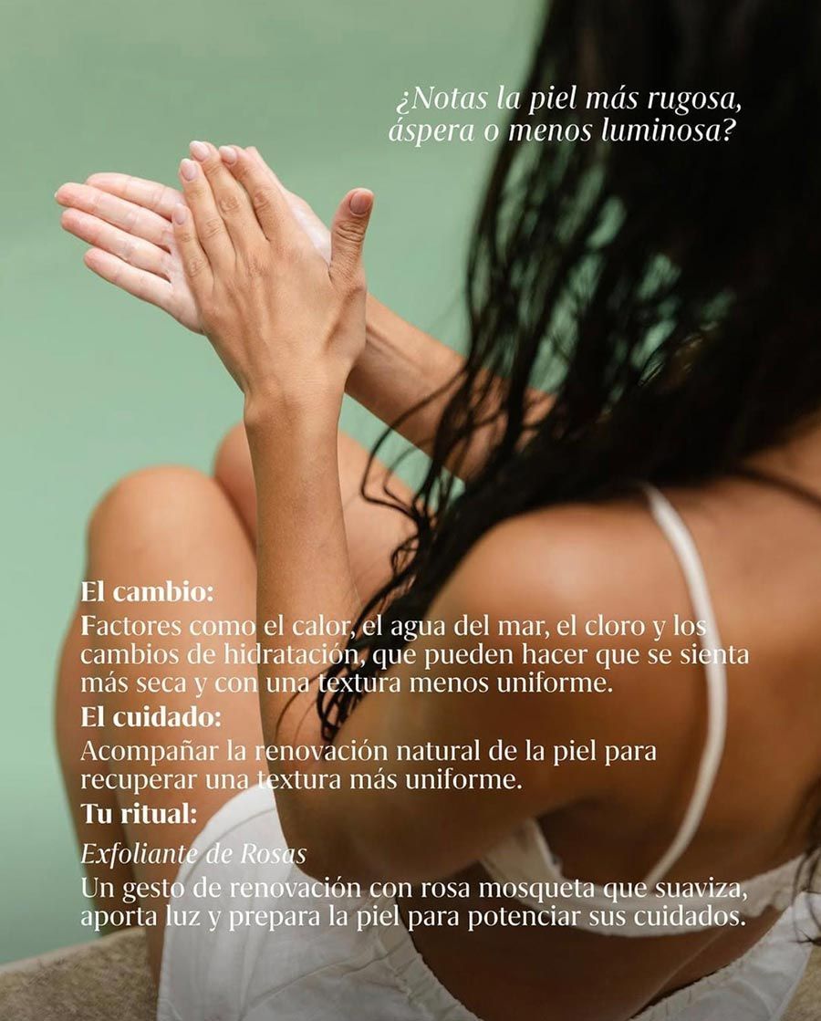 Manos aplicando loción en un antebrazo, con texto en español sobre el cuidado de la piel superpuesto sobre un fondo borroso.