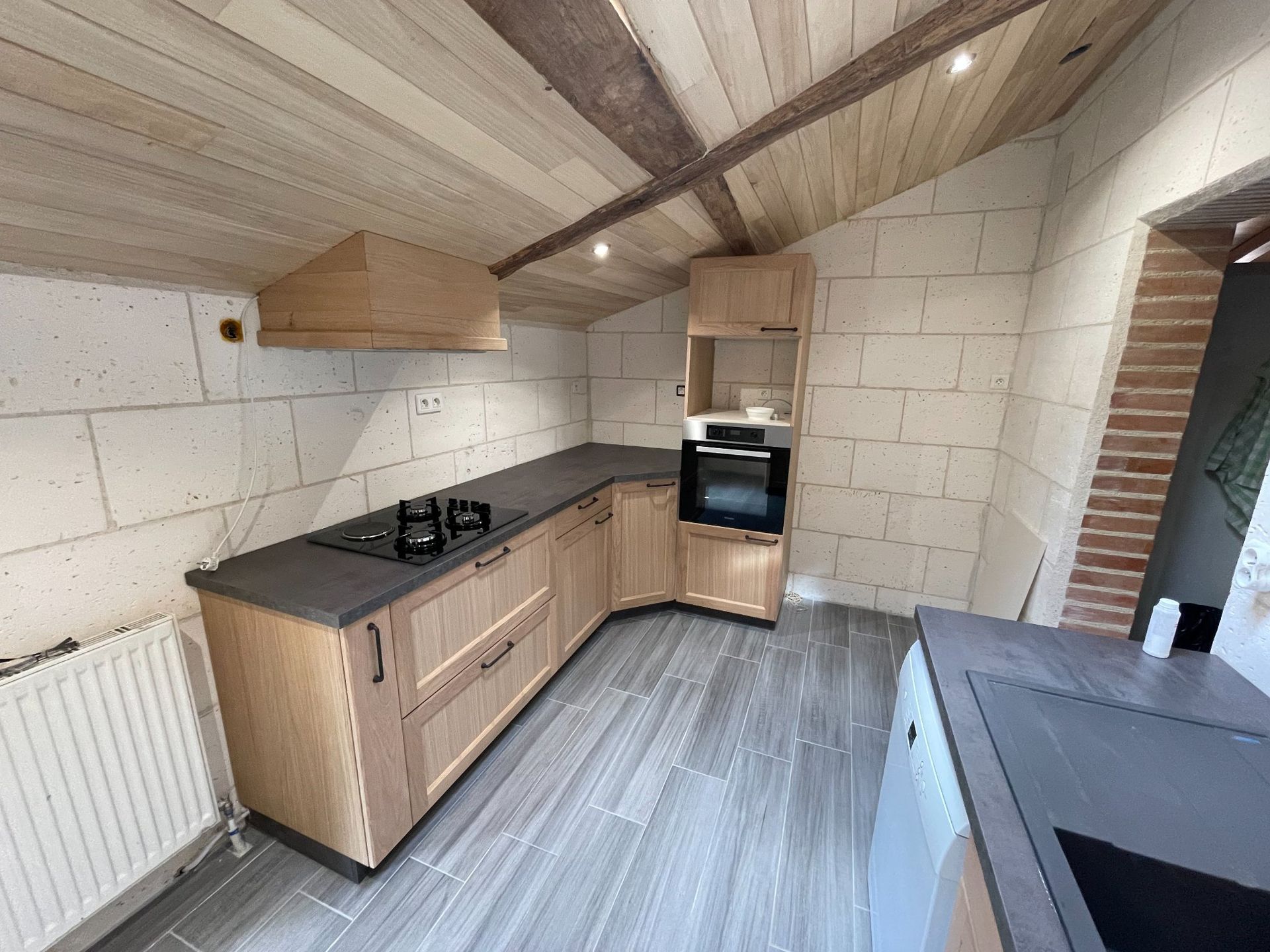 Une cuisine en bois.