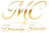 Logotipo dorado con la inscripción “MC Beauty Studio” sobre fondo blanco.