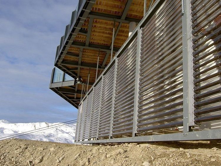 Bergstation Samnaun Sonnenkollektorenanlage mit Vakuumrören - S+W Solar- & Wärmepumpentechnik AG