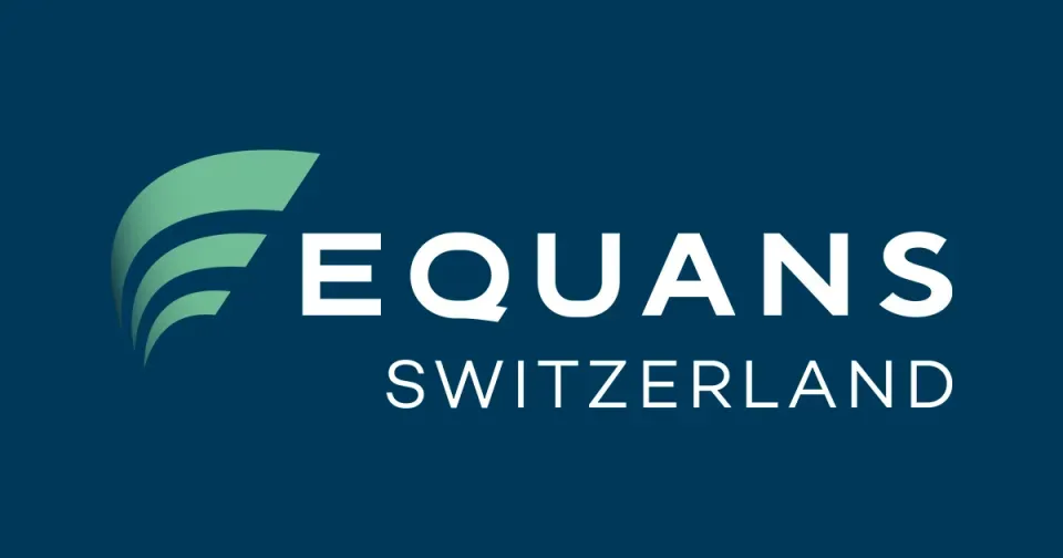 Le logo d'Equans Suisse en texte blanc avec une icône de feuille stylisée verte sur fond sombre.