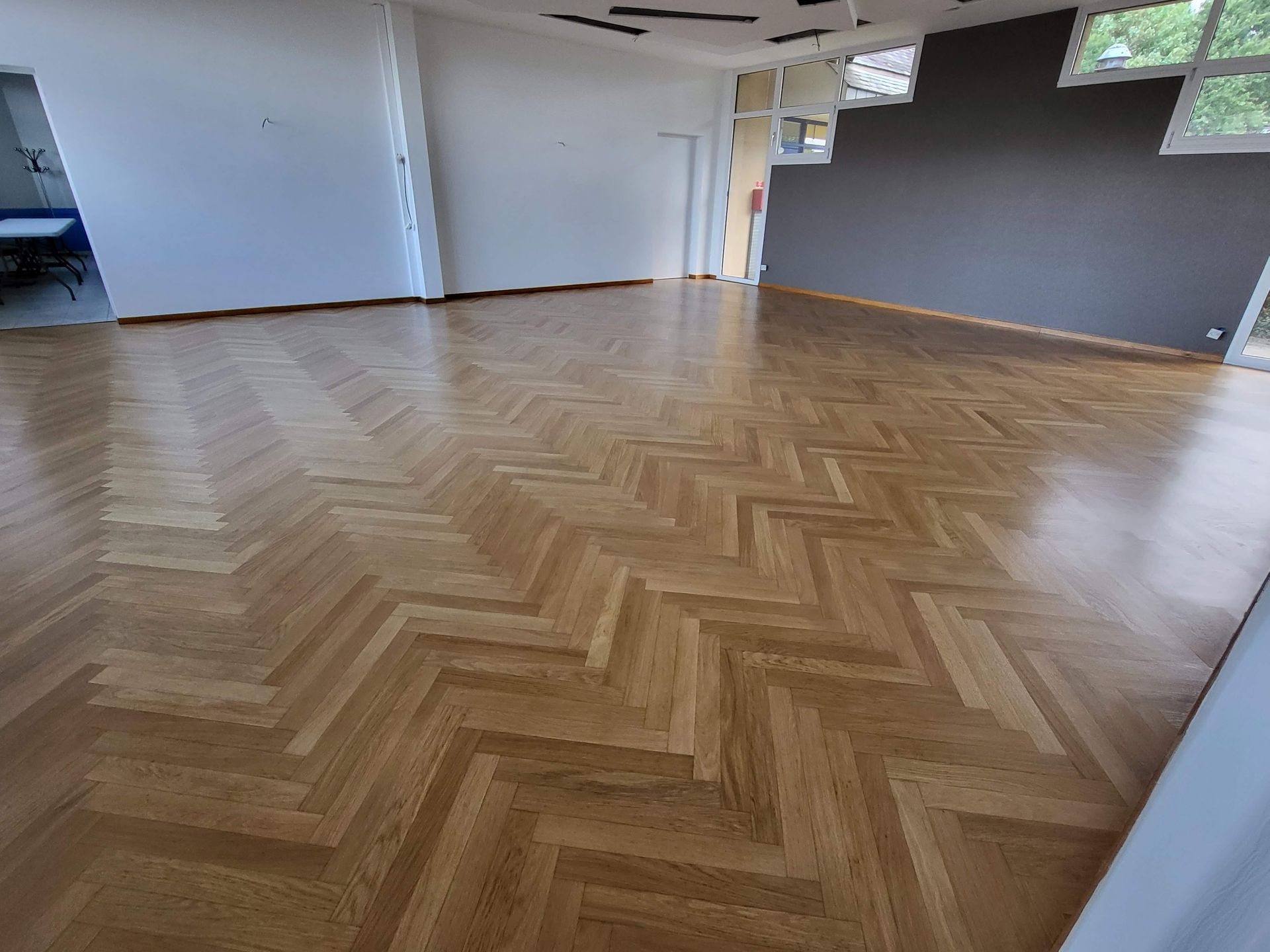 Revêtement souple imitation plancher.