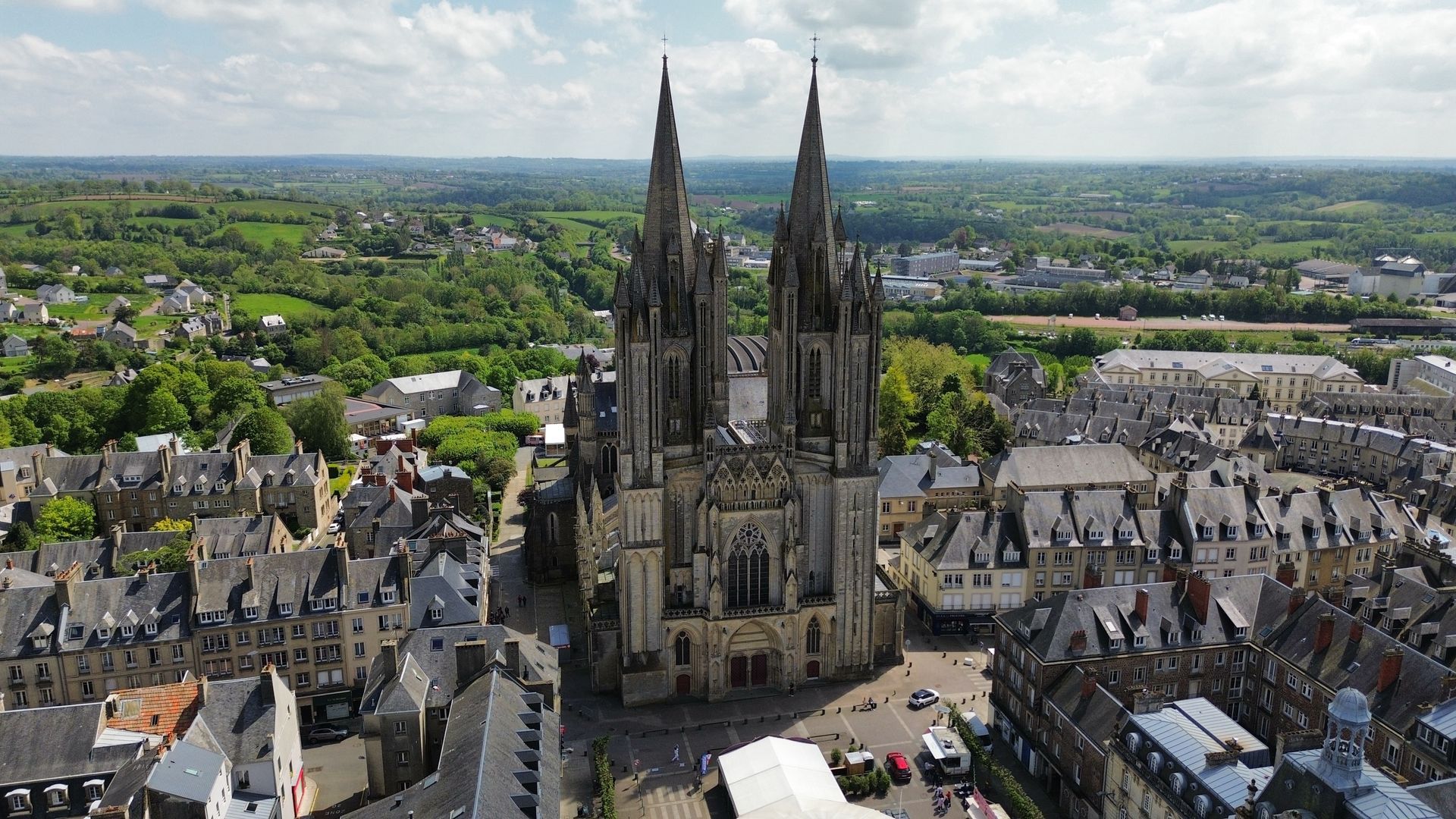 Vue sur la cathédrale de Coutances.