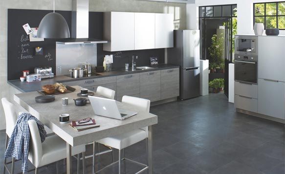 Cuisine neuve blanche et anthracite