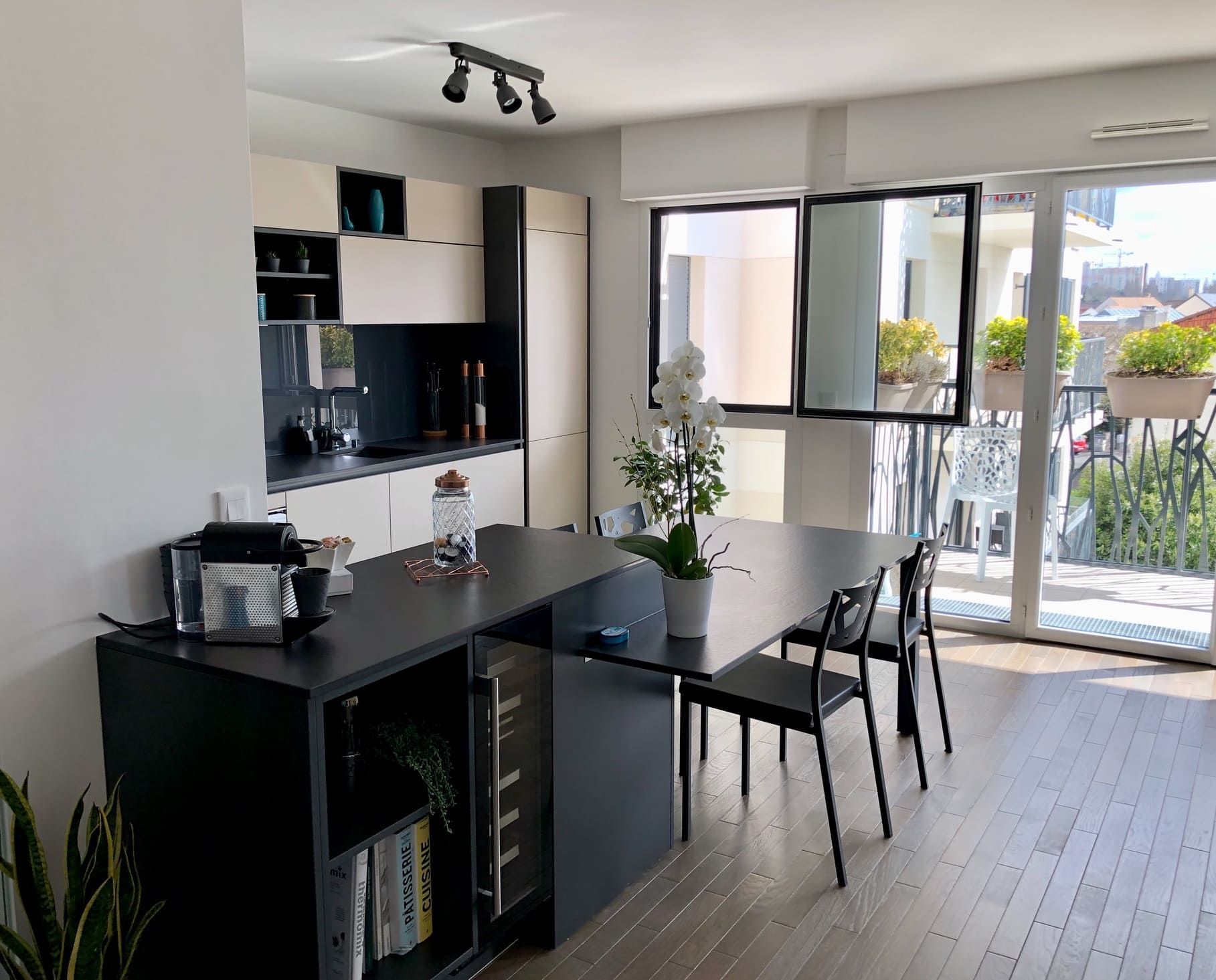 Cuisine créée par l'entreprise 33