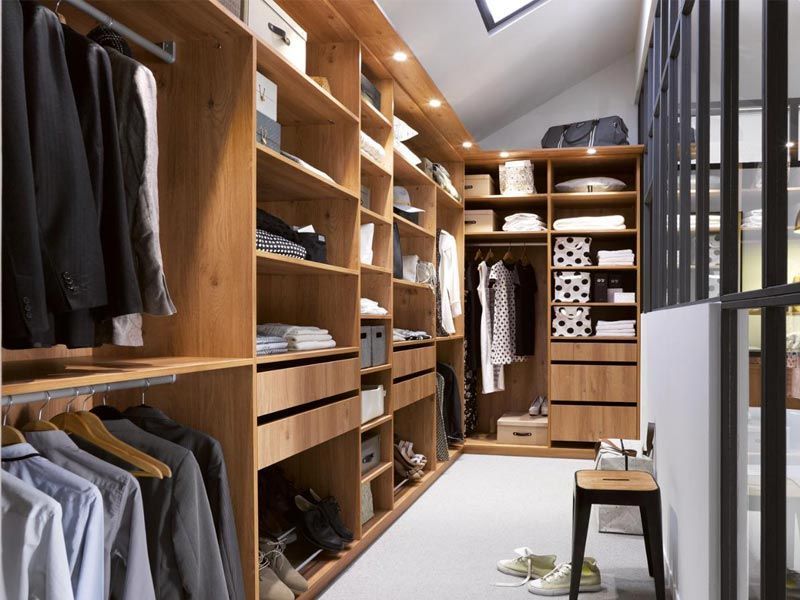 Grand dressing en bois