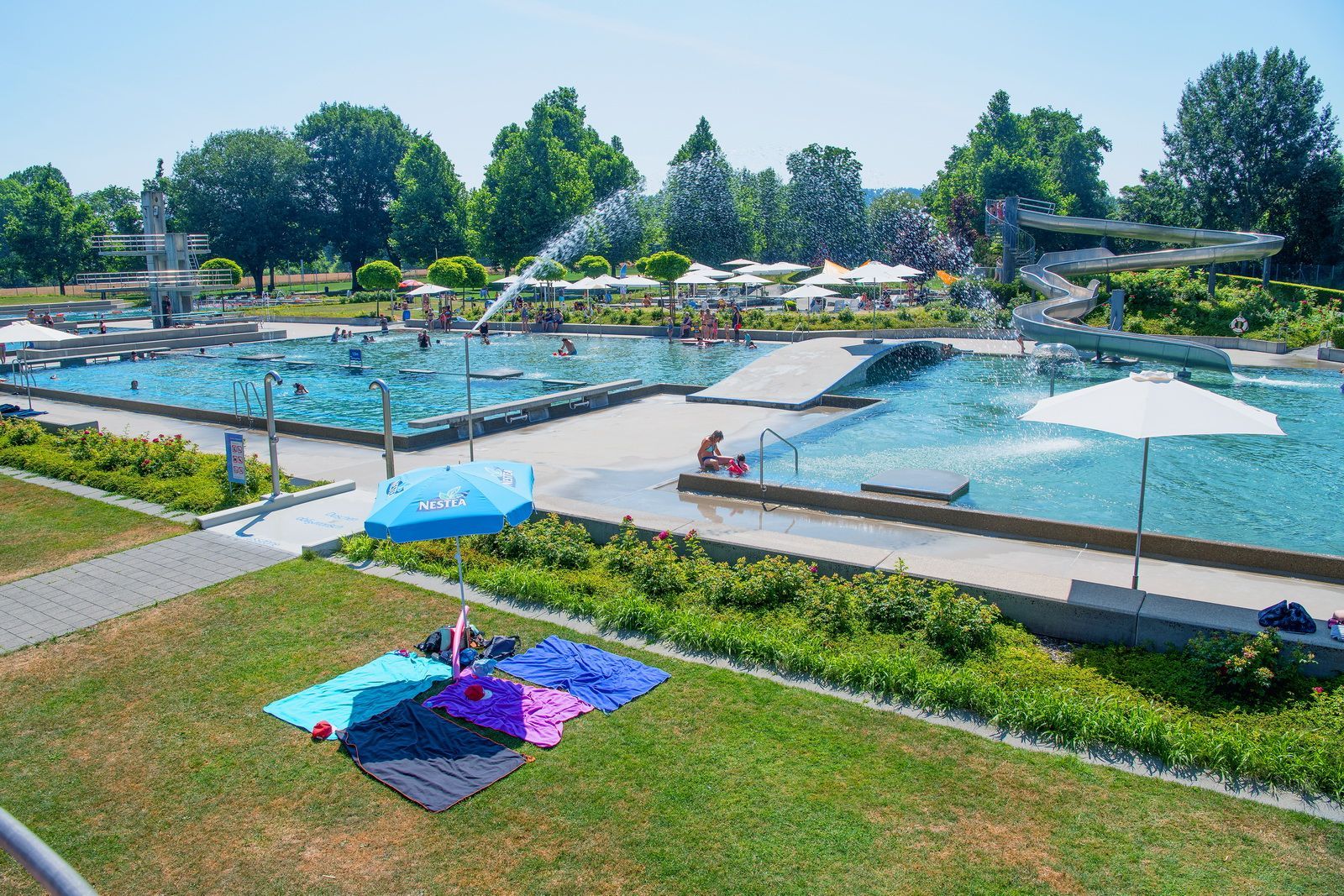 Bouldern in der Halle oder Schwimmen imBadi Langenthal Badi Langenthal