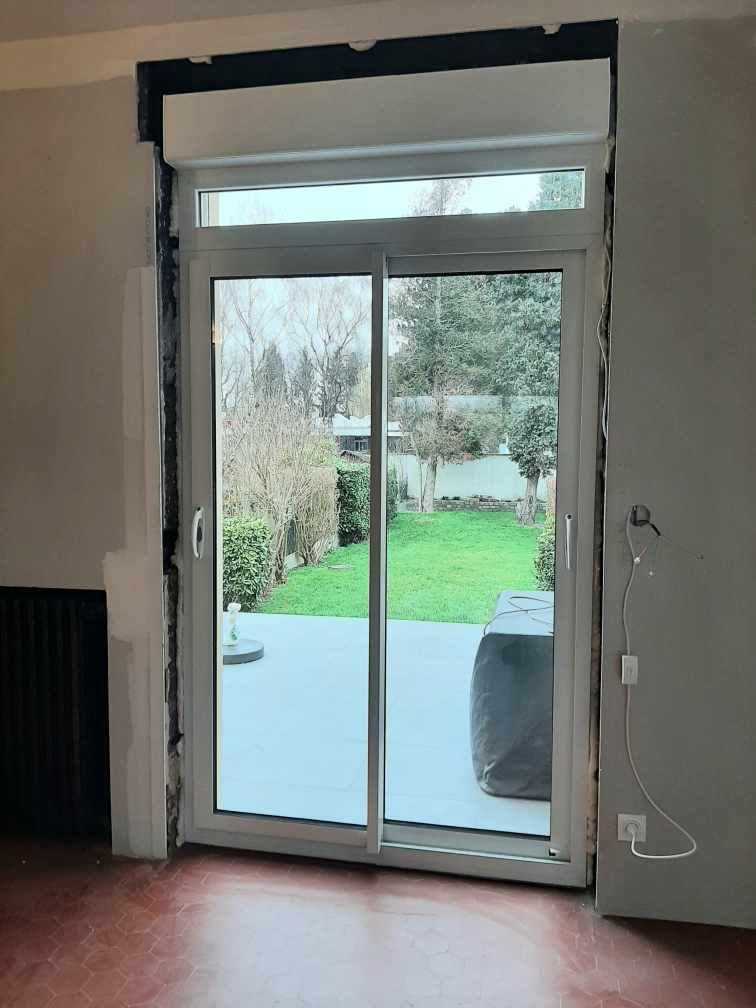 Porte coulissante intérieure avec imposte