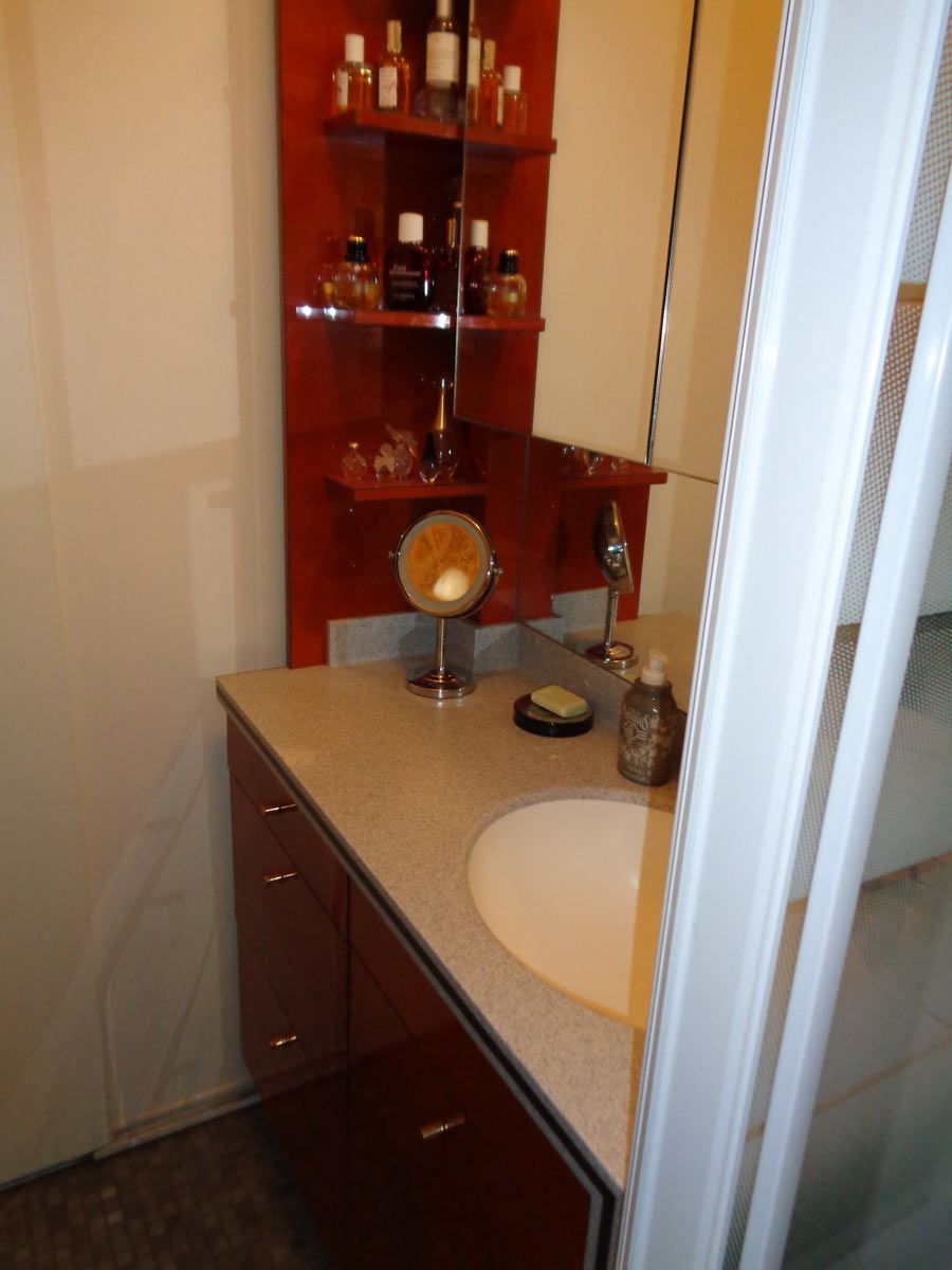 Meuble de salle de bain sur mesure.