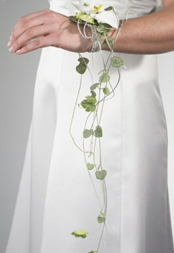 Bracelet de mariée avec feuilles tombantes