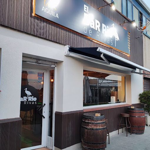 The outside of a restaurant called el arroz de rivas
