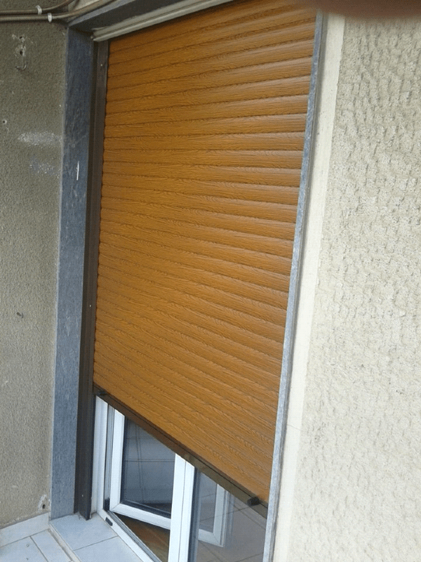 Οικιακά ρολά
