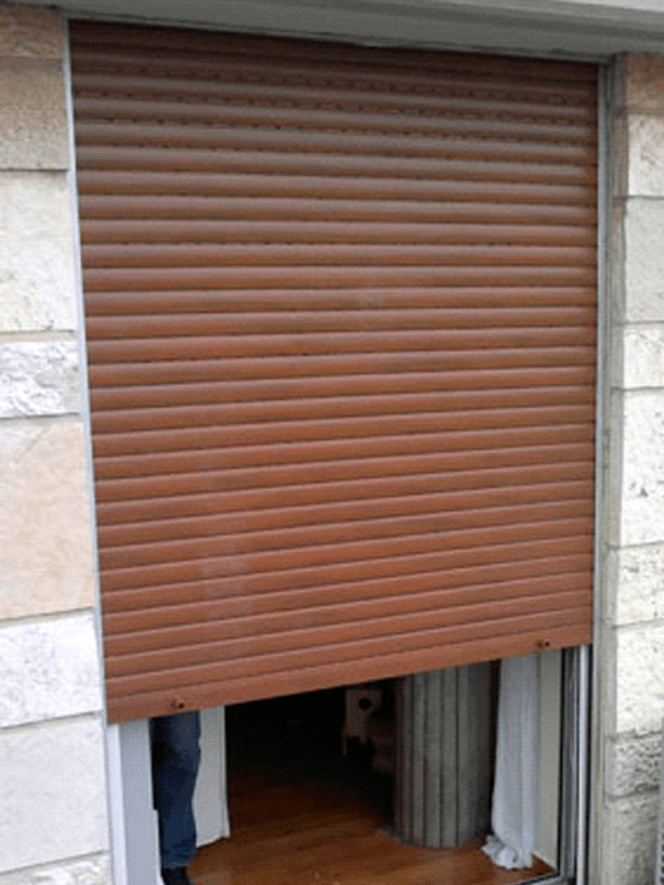 Οικιακά ρολά
