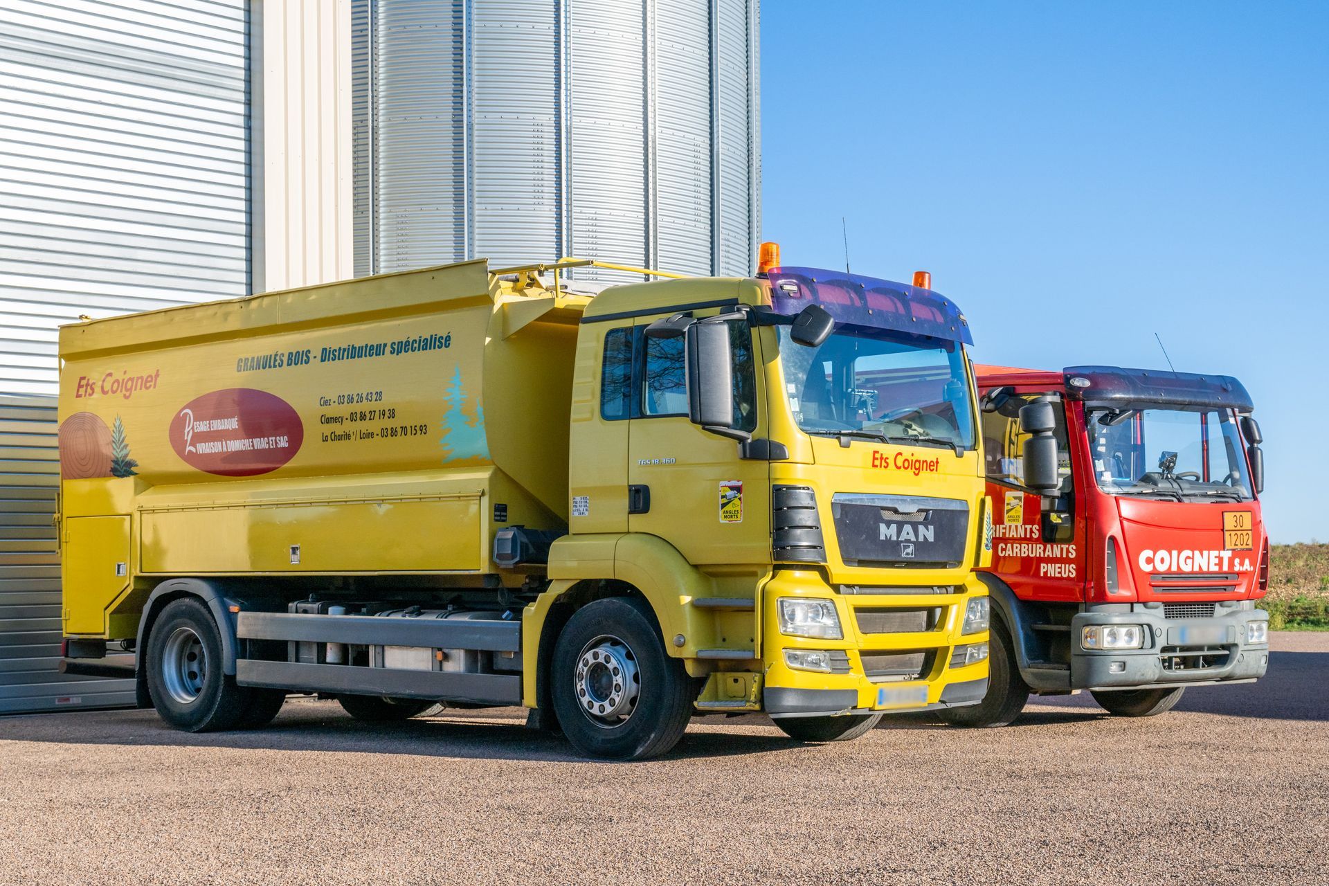 Camions de livraison de fioul et granulés des ETS Coignet