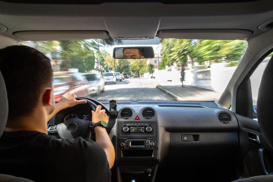 Bild Autofahren innen.