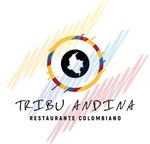 Logotipo para el restaurante colombiano Tribu Andina con emblema circular del mapa de Colombia y pinceladas coloridas.