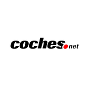 El logotipo de coches.net es negro y rojo sobre un fondo blanco.
