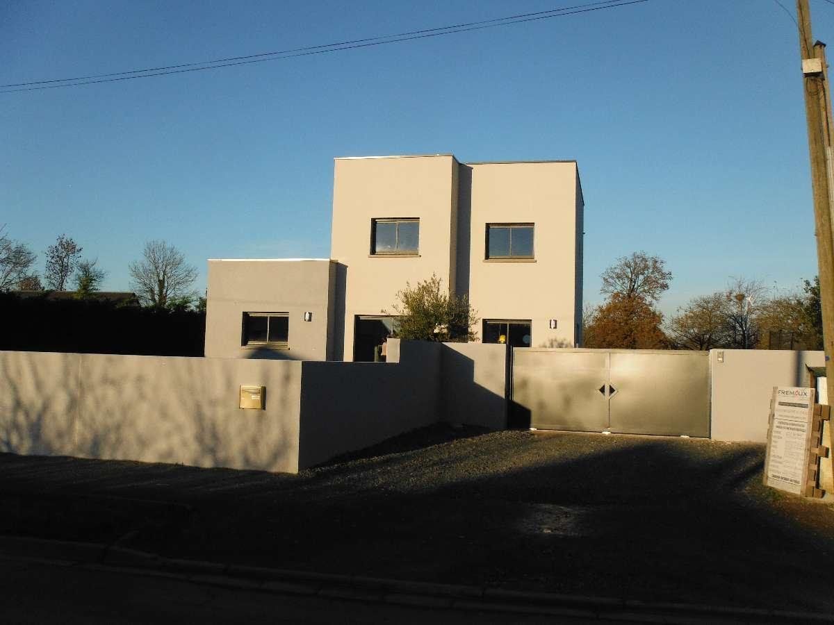 Maison moderne toit béton (Manche)