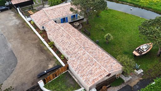 Grande toiture vue du ciel