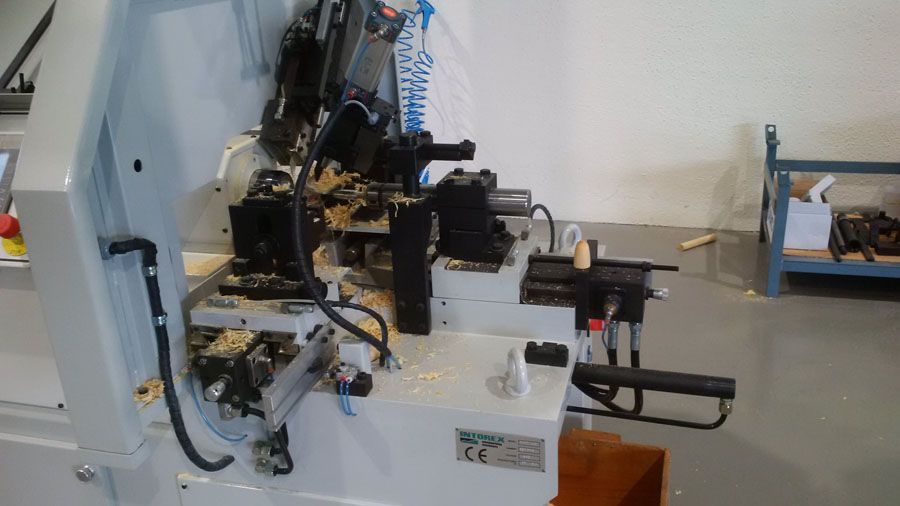 Tour intorex en marche de côté