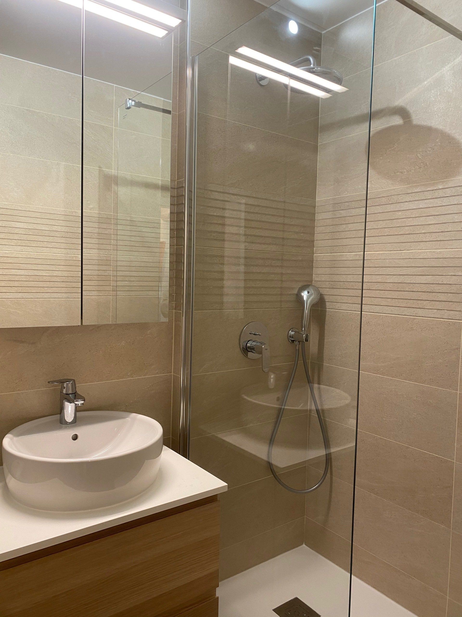 Photo d'aménagement de salle de bains