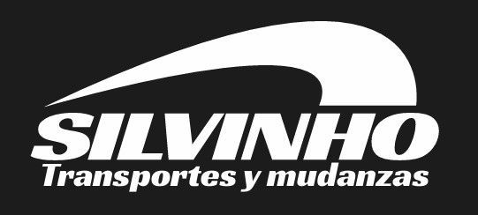 Logotipo para "Silvinho Transportes y mudanzas" con un swoosh blanco y texto blanco sobre fondo negro.
