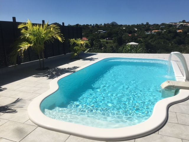 Piscine creusée et beau temps
