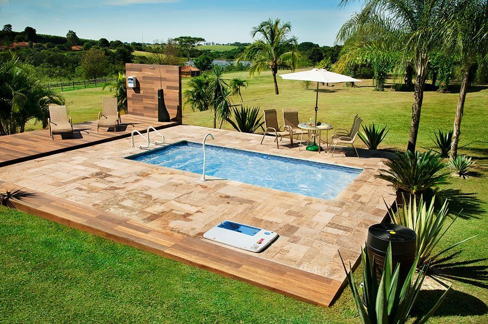 Piscine creusée terrasse en pierre