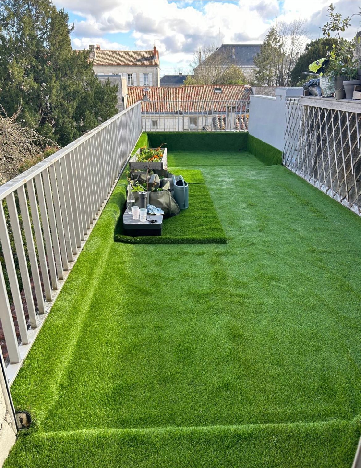 Gazon synthétique vert