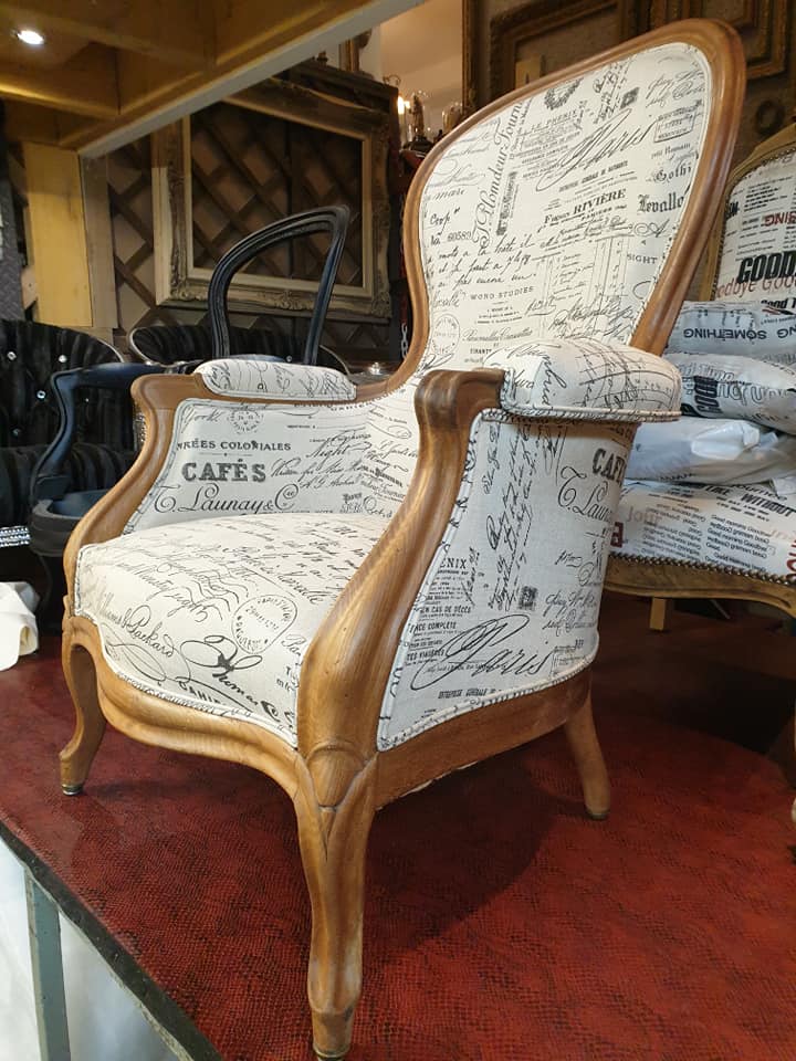 Siège Voltaire tissu écriture