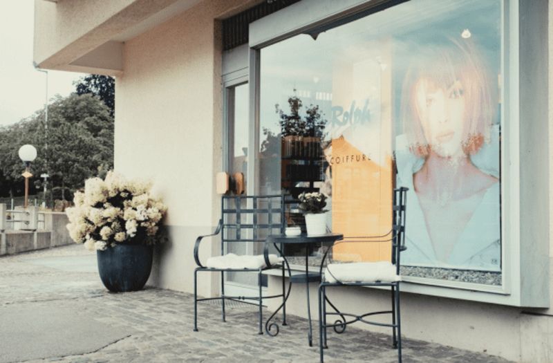 Eingang vom Friseursalon von Coiffeur Rolph