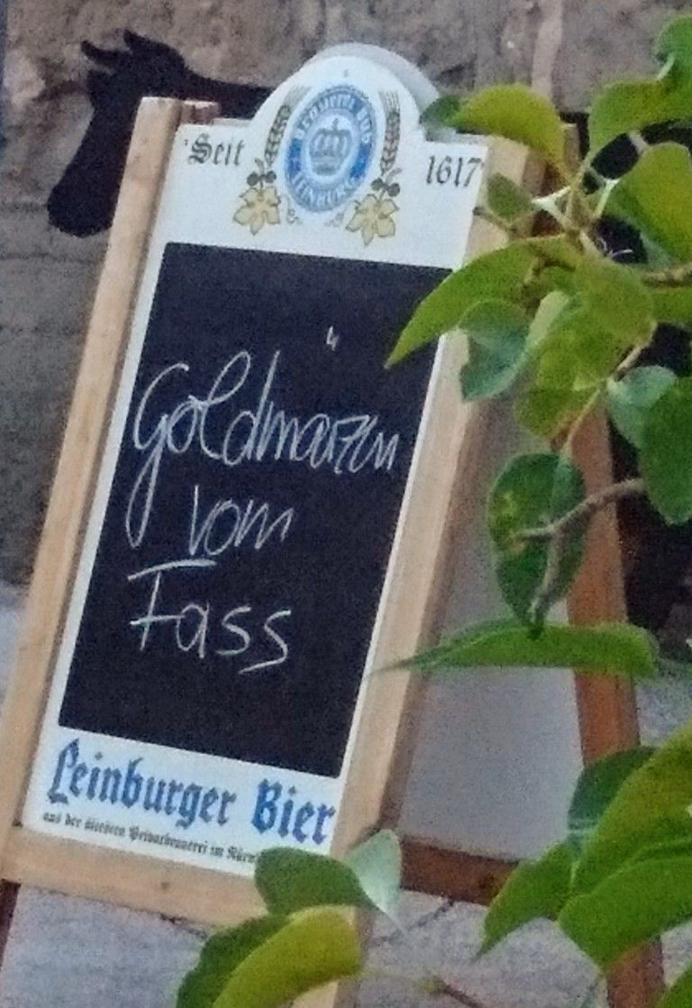 Schild mit Bier vom Fass