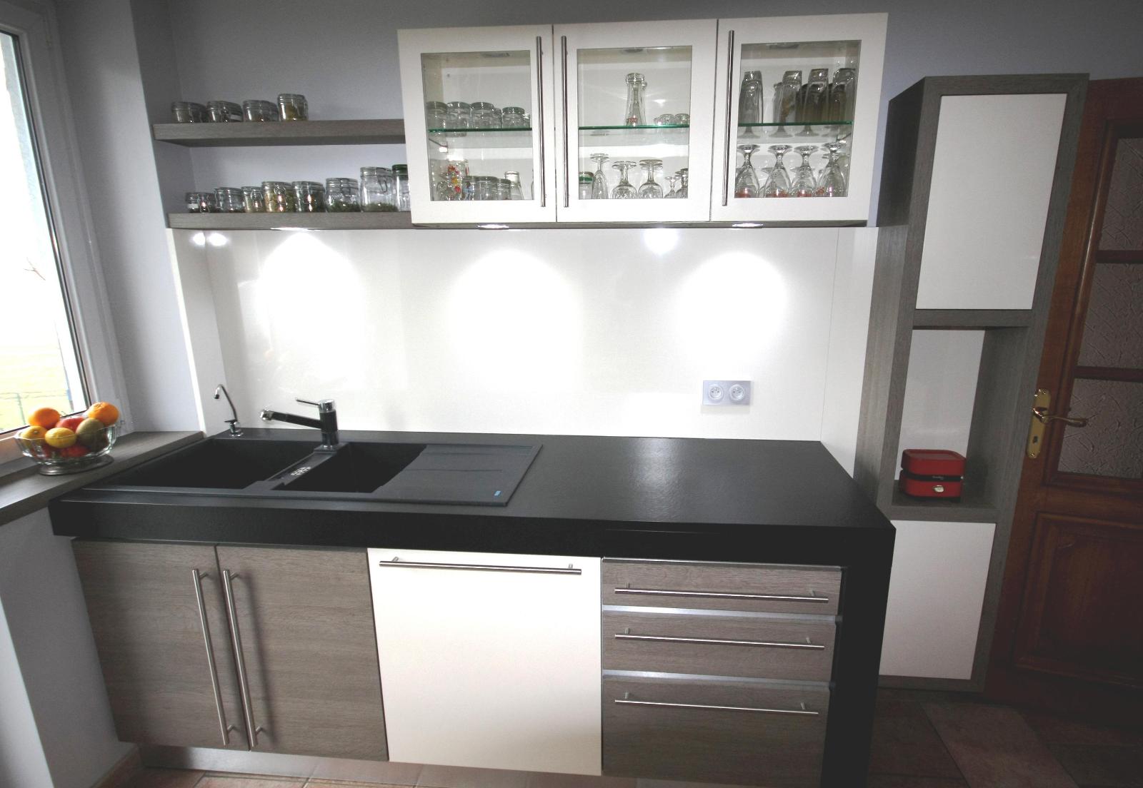 Cuisine élément haut vitré