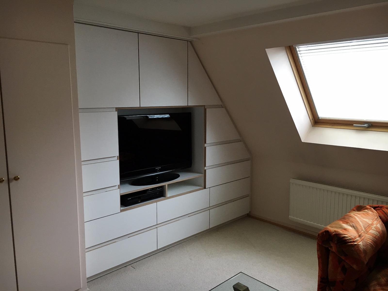 Meuble TV sous mansarde